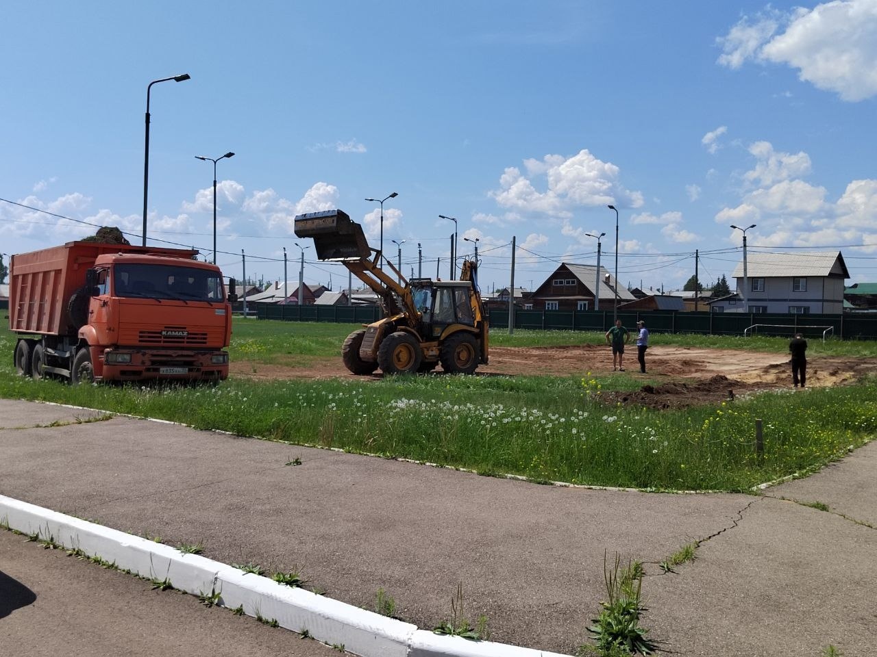 В нашей гимназии началось строительство нового стадиона!.