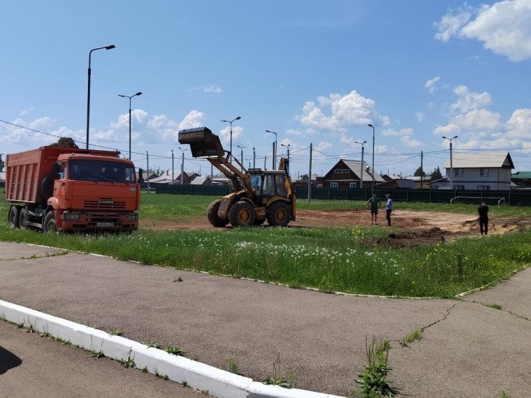 В нашей гимназии началось строительство нового стадиона!.